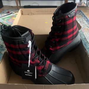 NIB Sperry saltwater Buffalo check duck boots